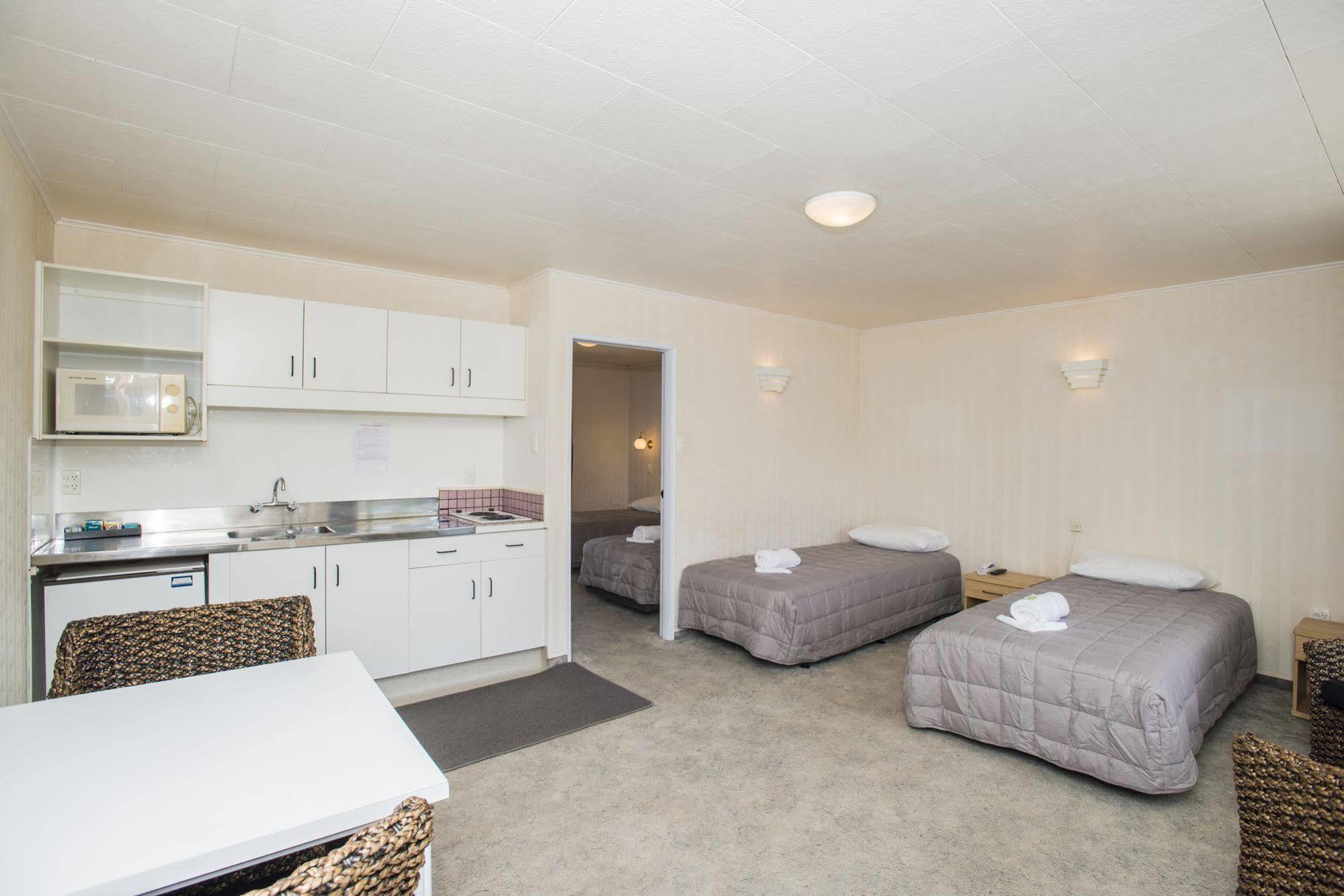 Colonial On Gladstone Motel กิสบอร์น ภายนอก รูปภาพ