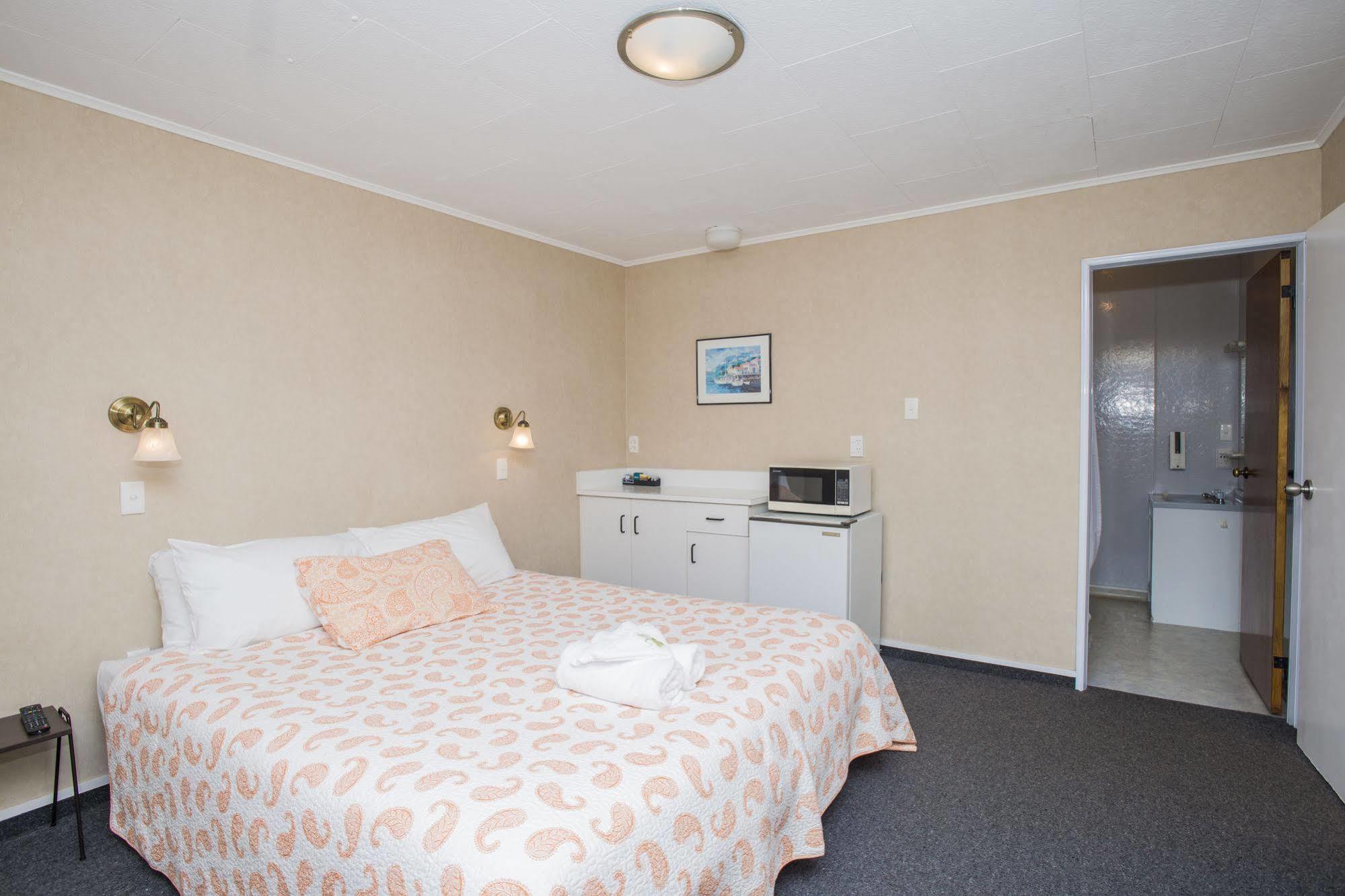 Colonial On Gladstone Motel กิสบอร์น ภายนอก รูปภาพ