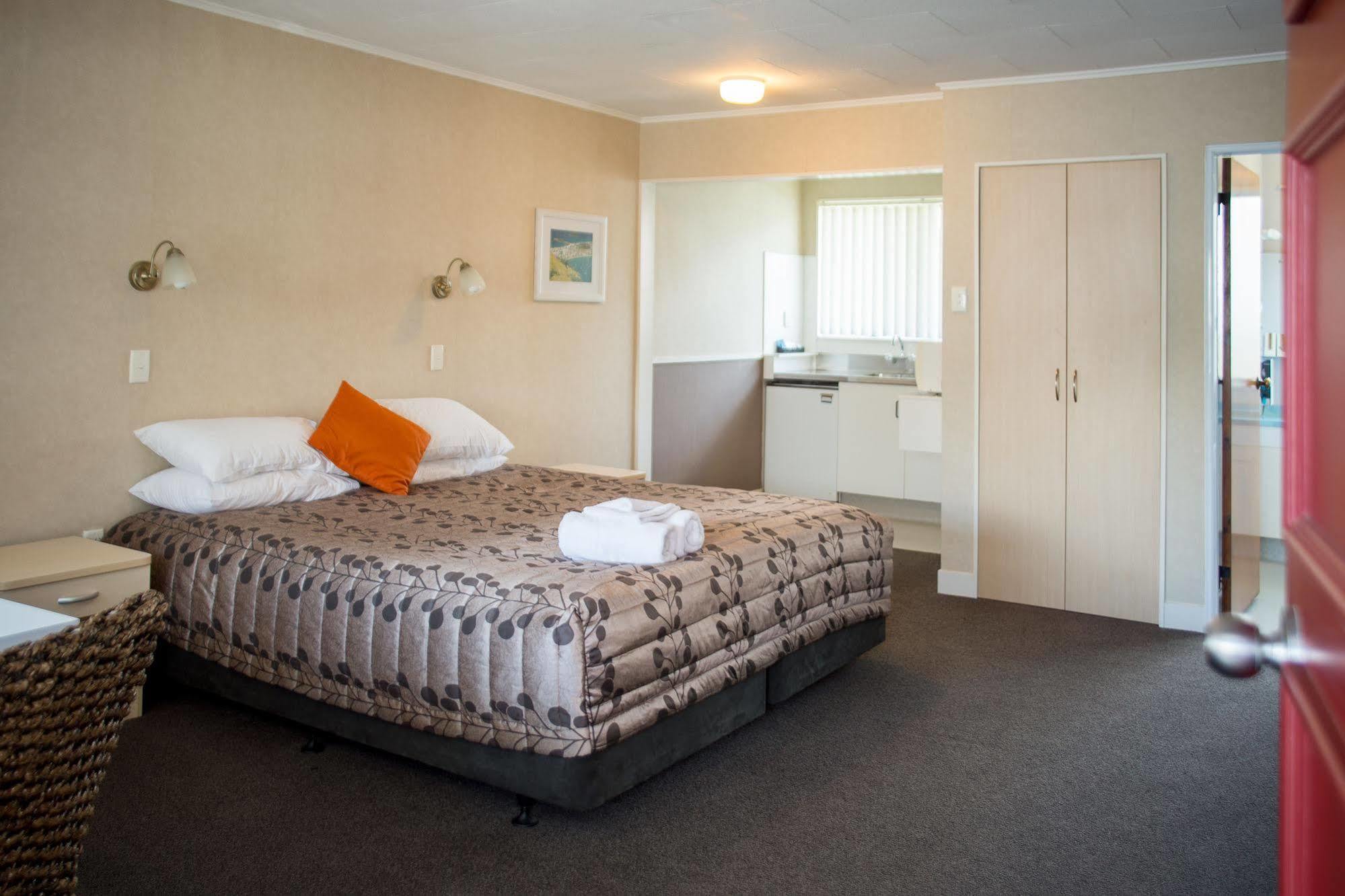 Colonial On Gladstone Motel กิสบอร์น ภายนอก รูปภาพ
