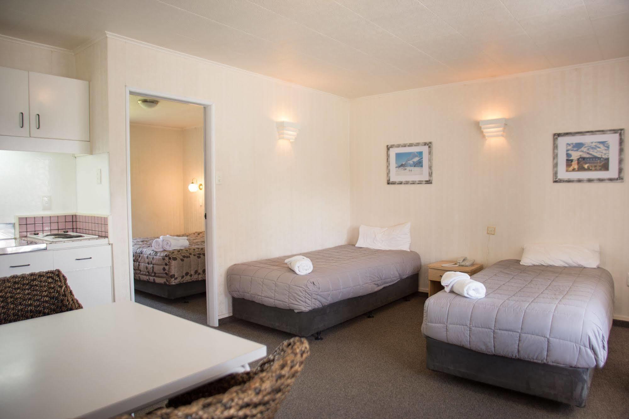 Colonial On Gladstone Motel กิสบอร์น ภายนอก รูปภาพ